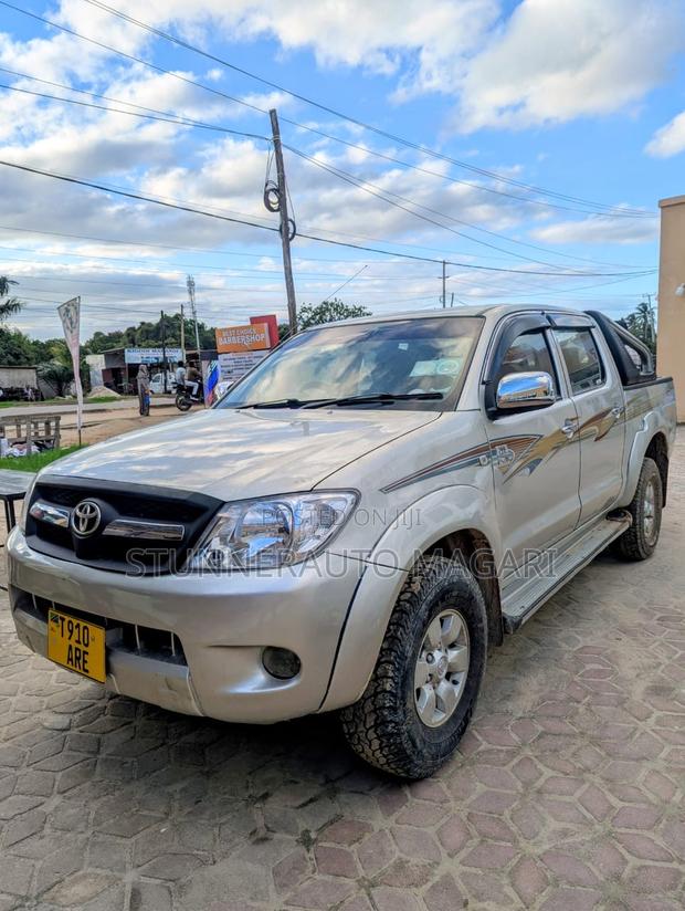 Toyota Hilux 2009 Gold