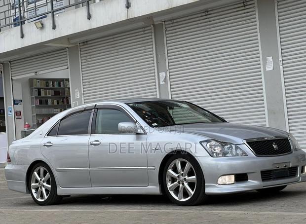 Toyota Crown 2006 Silver