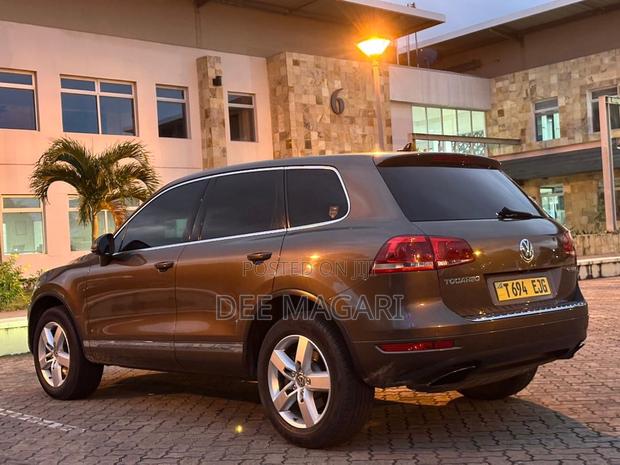 Volkswagen Touareg 2014 Brown