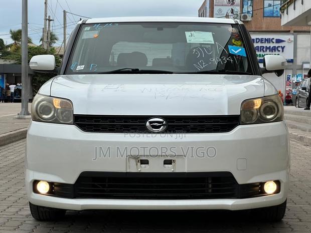 Toyota Corolla Rumion 2011 White