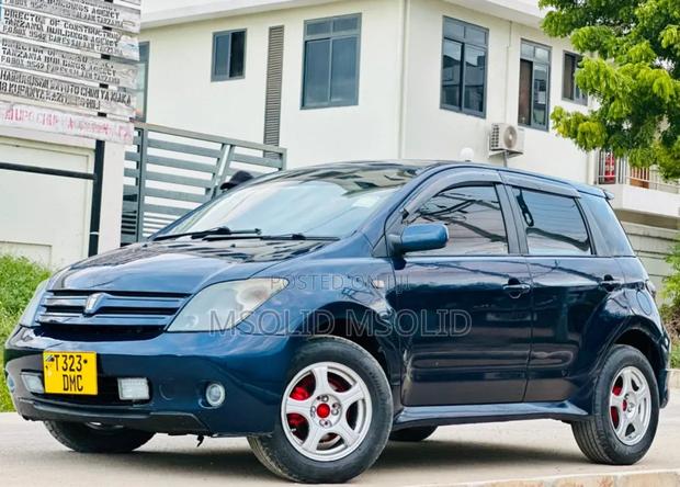 Toyota IST 2004 Blue