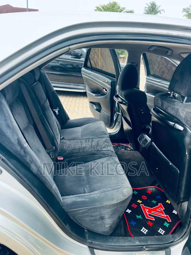 Toyota Crown Royale 2005 Silver