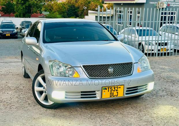 Toyota Crown 2004 Silver