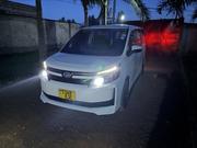 Toyota Voxy 2015 White for sale