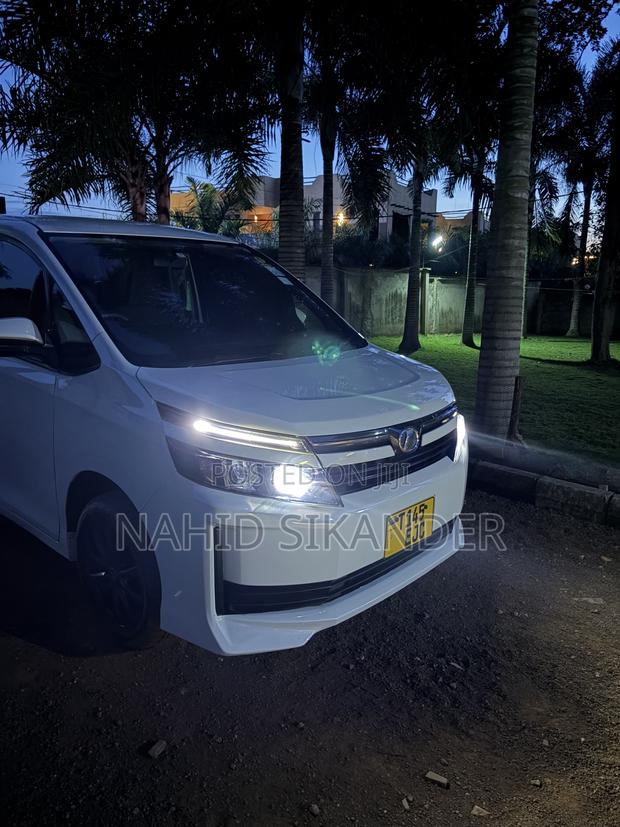 Toyota Voxy 2015 White