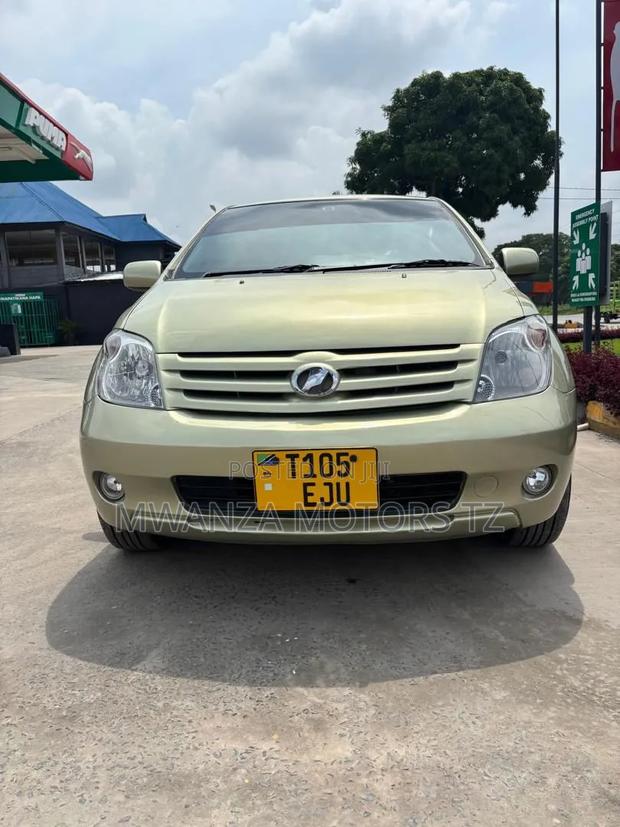 Toyota IST 2006 Brown