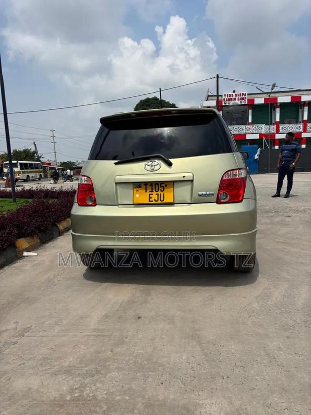 Toyota IST 2006 Brown
