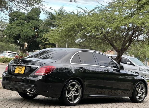 Mercedes-Benz C200 2014 Black