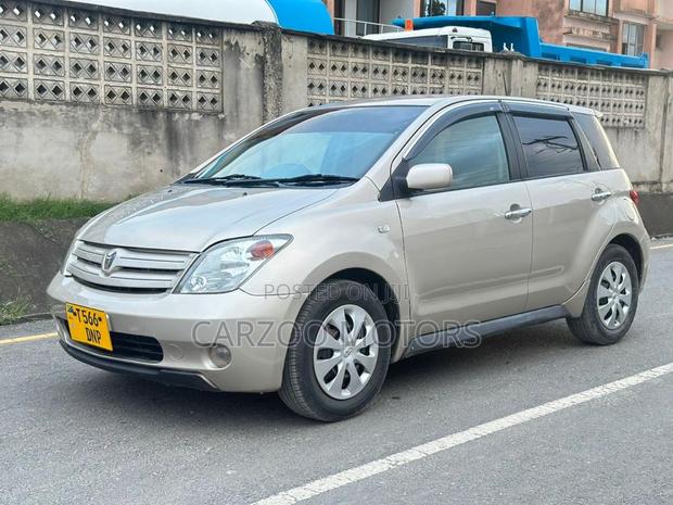 Toyota IST 2004 Beige