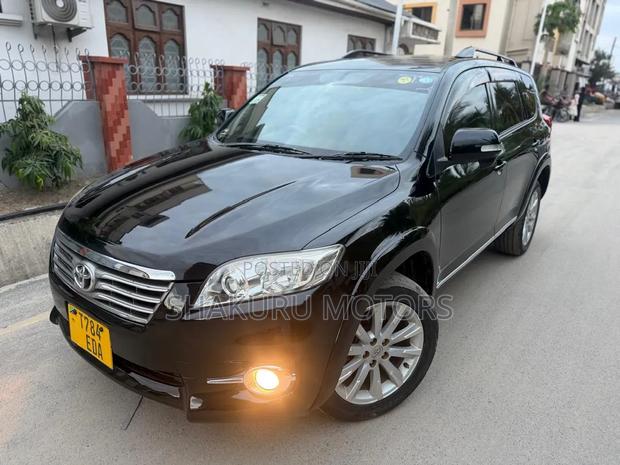 Toyota Vanguard 2011 Black