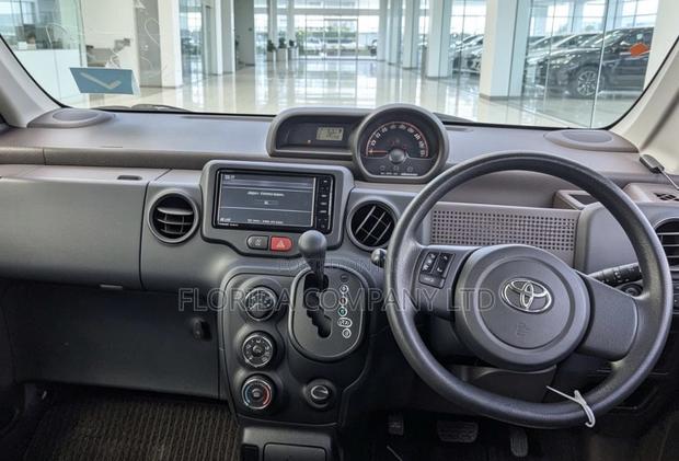 Toyota Porte 2015 Black