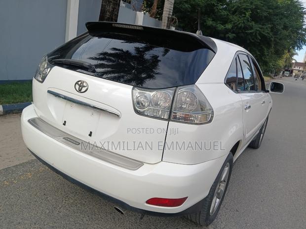 Toyota Harrier 2005 White
