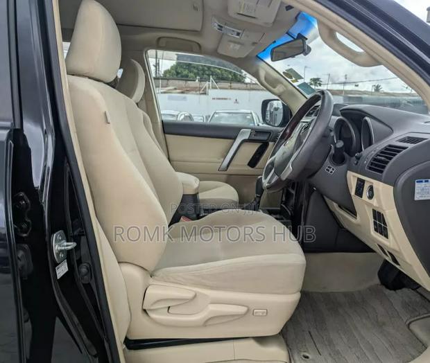 Toyota Land Cruiser Prado 2017 Black