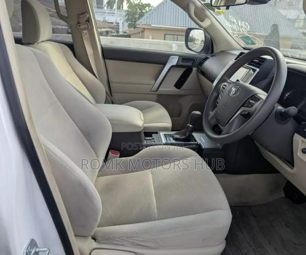 Toyota Land Cruiser Prado 2019 White