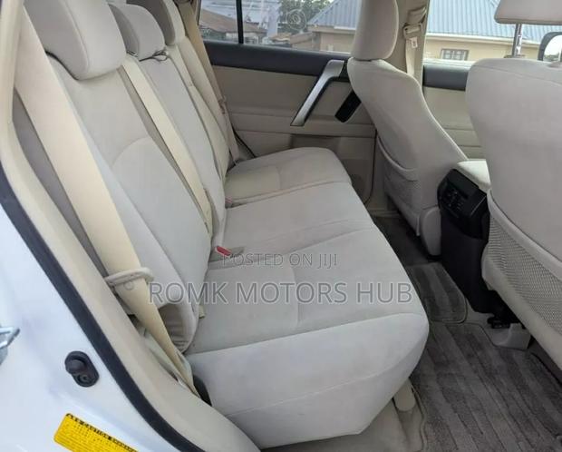 Toyota Land Cruiser Prado 2019 White