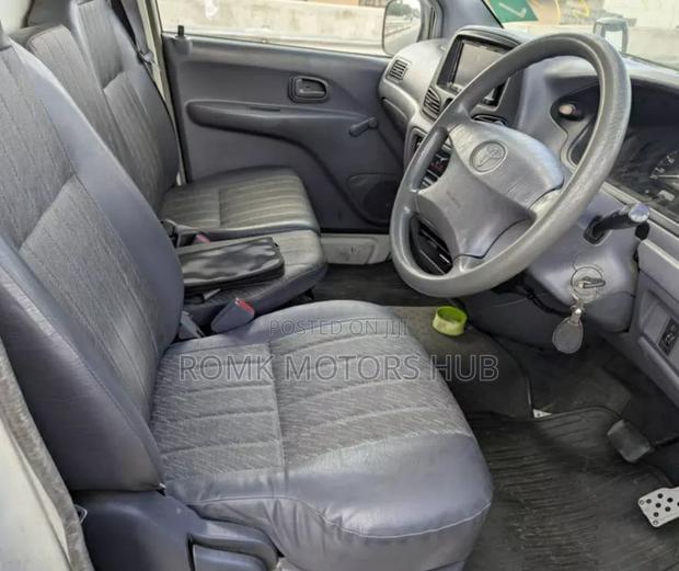 Toyota TownAce Noah 2001 White