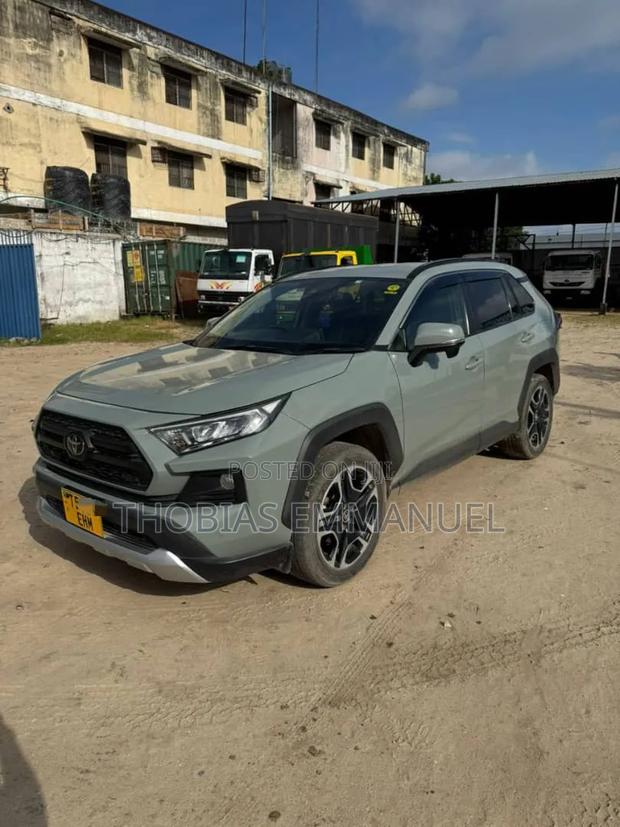 Toyota RAV4 2019 Beige