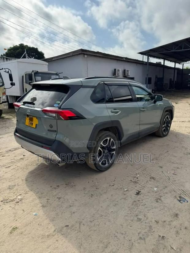 Toyota RAV4 2019 Beige