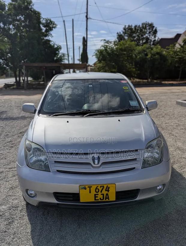 Toyota IST 2005 Silver