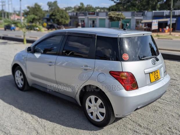 Toyota IST 2005 Silver
