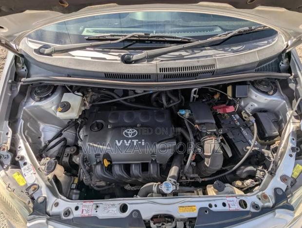 Toyota IST 2005 Silver