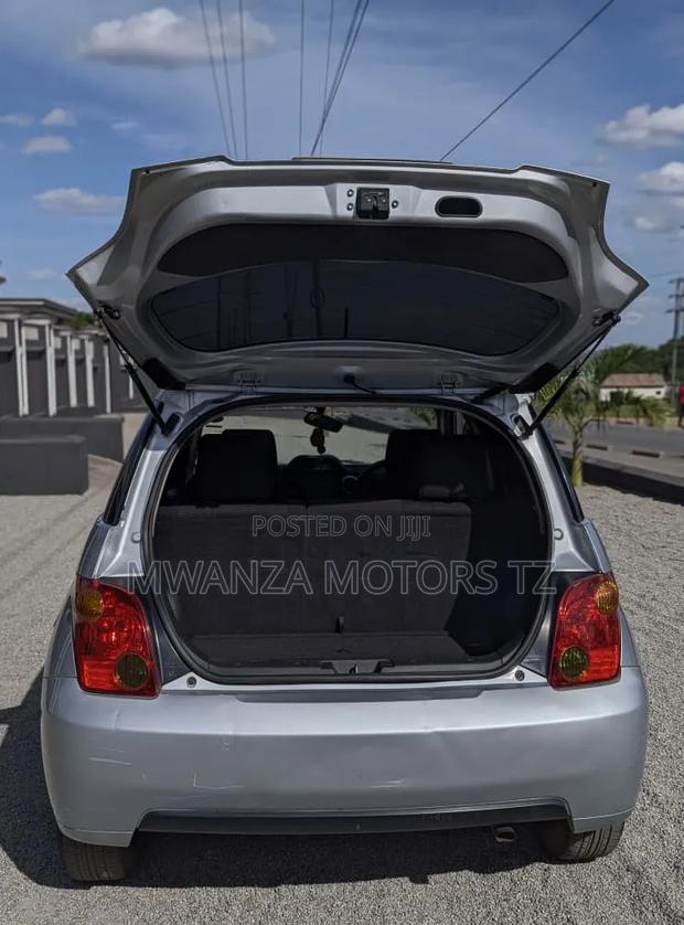 Toyota IST 2005 Silver
