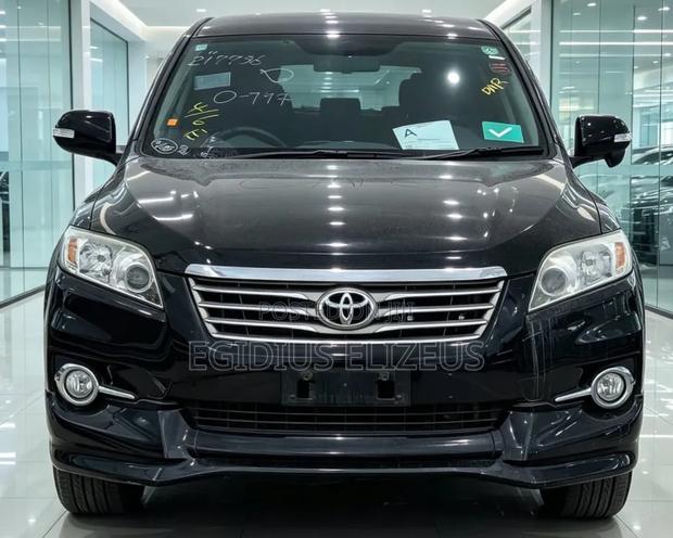 Toyota Vanguard 2013 Black