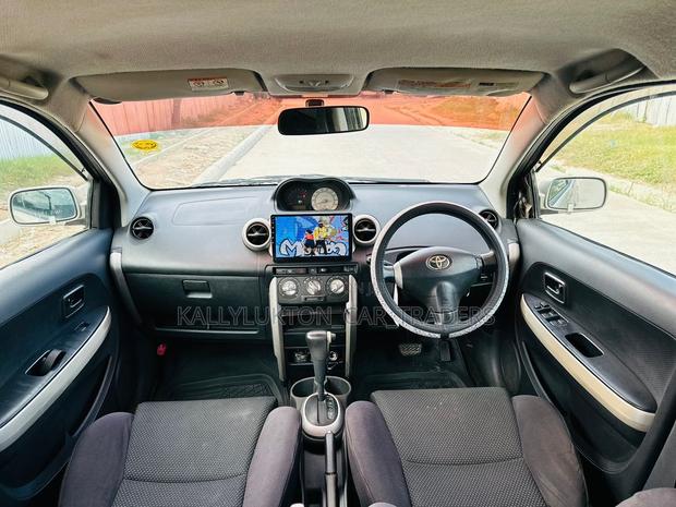Toyota IST 2005 Gold