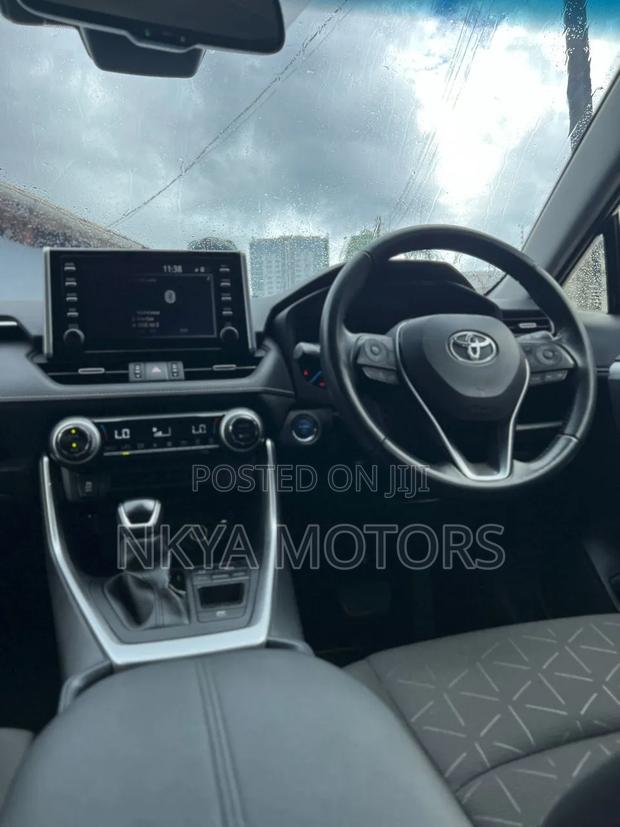 Toyota RAV4 2020 Blue