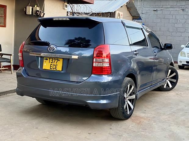 Toyota Wish 2003 Gray