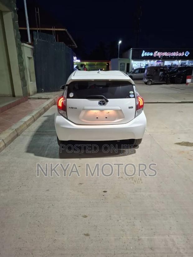 Toyota Aqua 2017 White