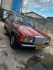 Mercedes-Benz W123 1982 Red for sale