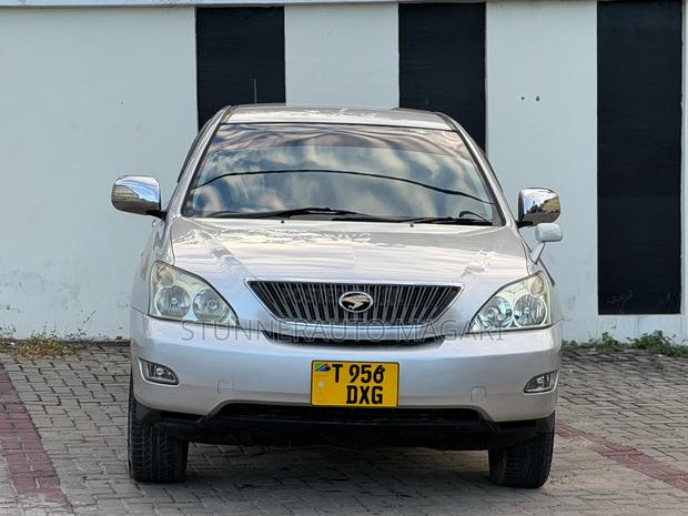 Toyota Harrier 2005 Beige