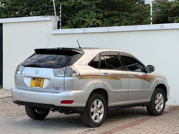 Toyota Harrier 2005 Beige