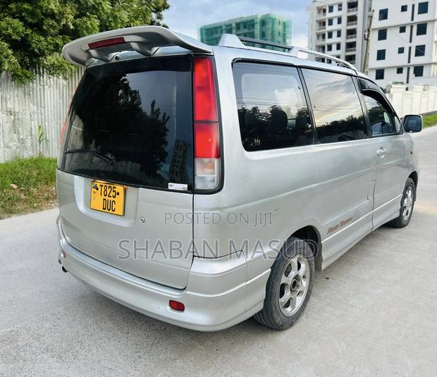 Toyota LiteAce Noah 2001 Silver