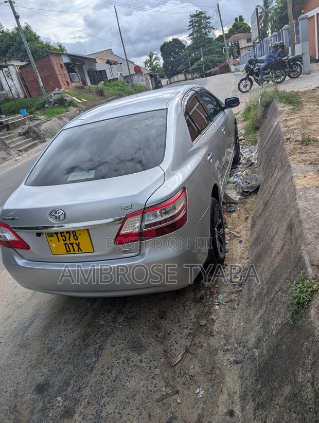Toyota Premio 1.8 FWD 2011 Silver