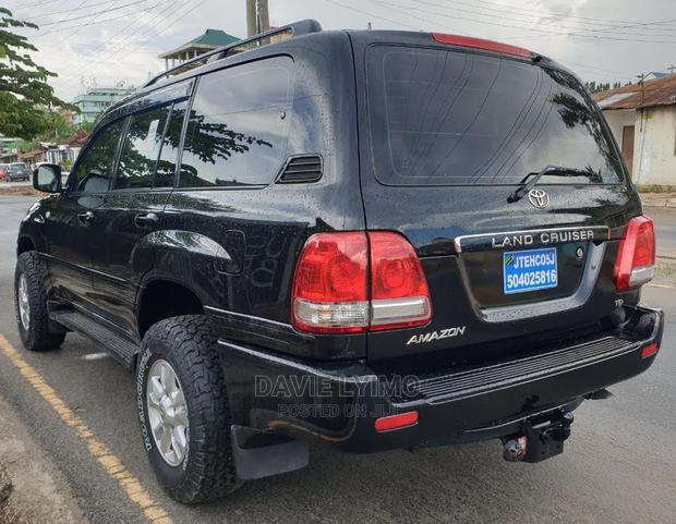 Toyota Land Cruiser 2005 Black