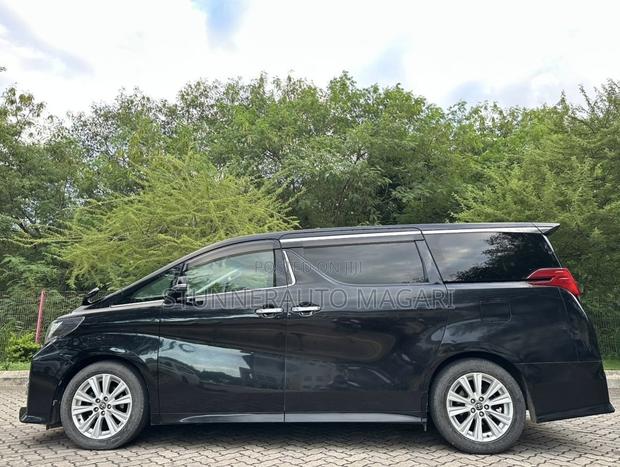 Toyota Alphard 2016 Black