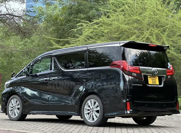 Toyota Alphard 2016 Black