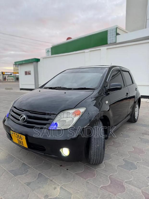 Toyota IST 2005 Black
