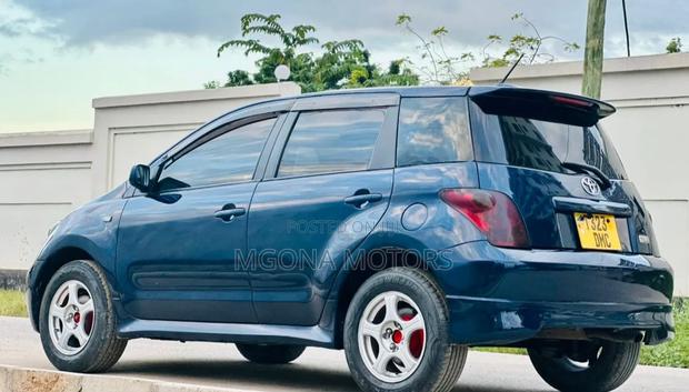Toyota IST 2004 Blue