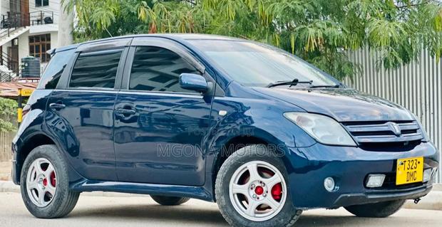 Toyota IST 2004 Blue