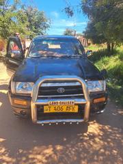 Toyota Hilux Surf 2000 Black for sale