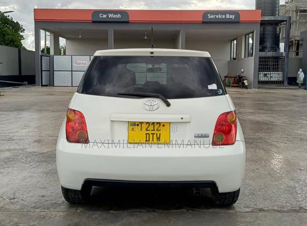 Toyota IST 2004 White