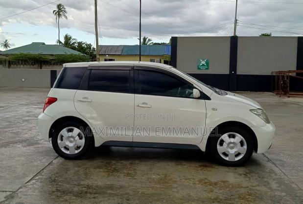 Toyota IST 2004 White
