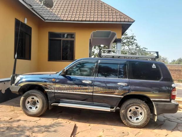 Toyota Land Cruiser 2006 Black
