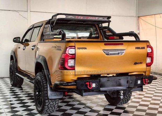 Toyota Hilux 2020 Orange
