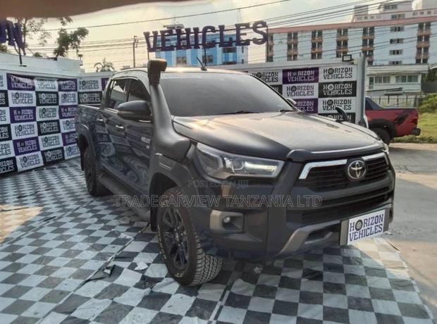 Toyota Hilux 2022 Black