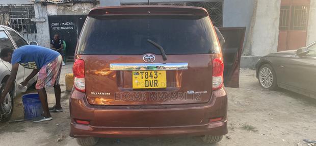 Toyota Corolla Rumion 2007 Red