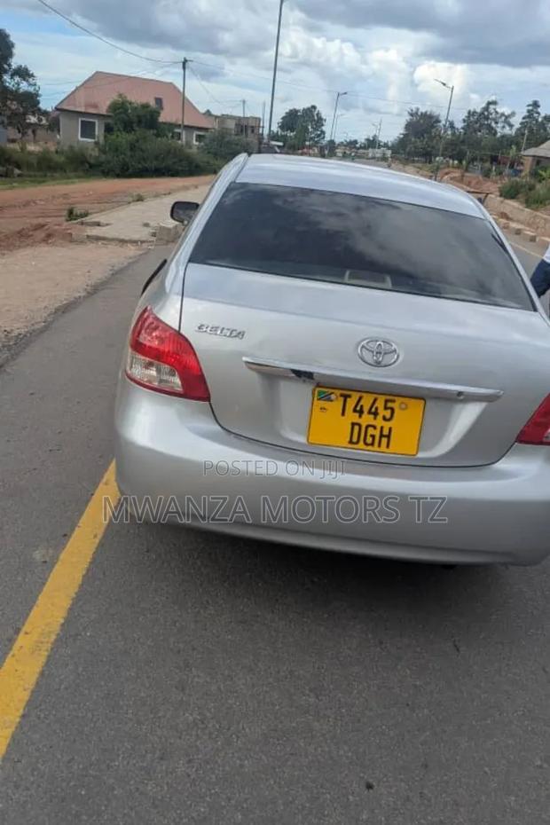 Toyota Belta 2006 Silver